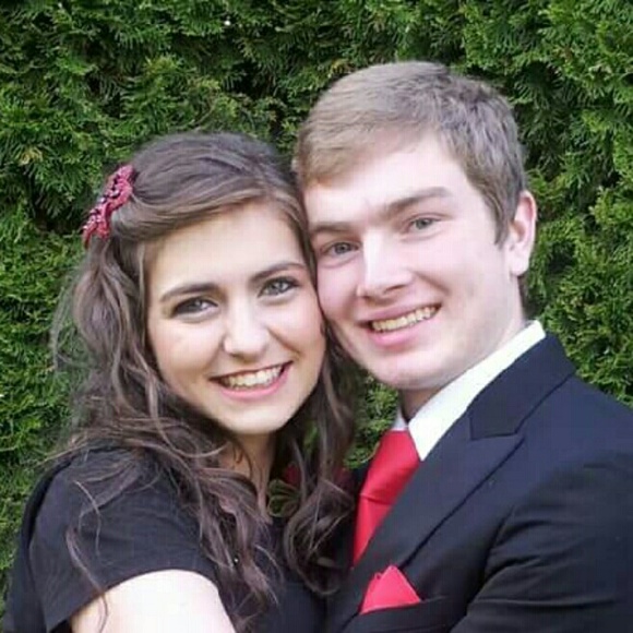 Meet your Posher, Mandi - Picture 1 of 1