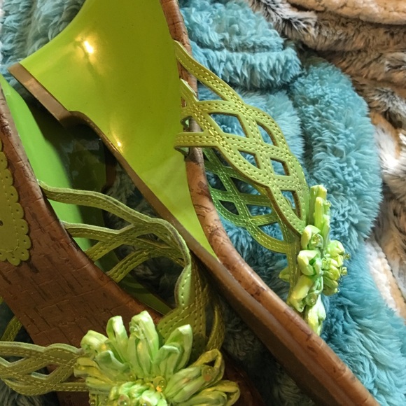 Spring green sandals - Picture 2 of 2