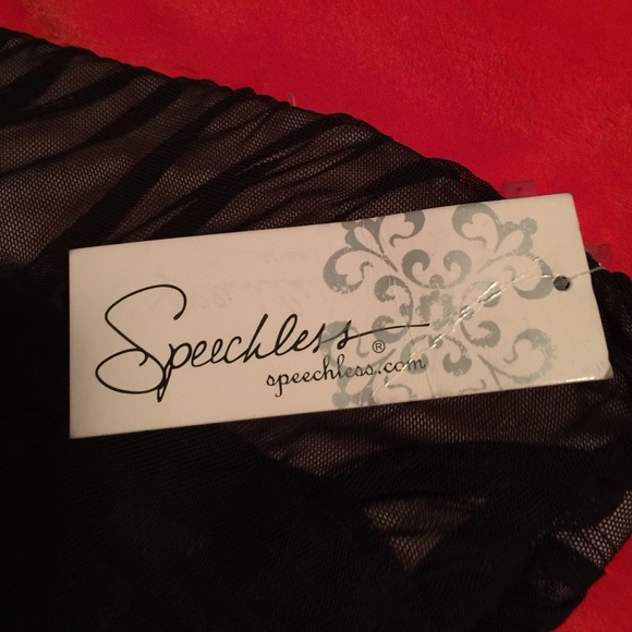 🌸Brand new strapless bodycon dress - Picture 2 of 3