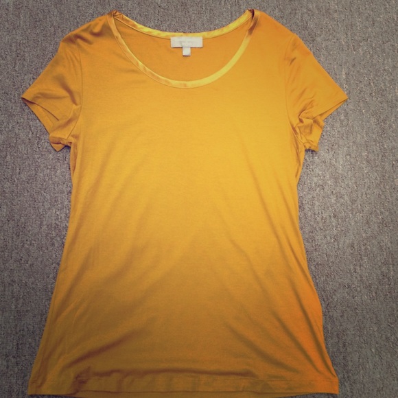 Banana Republic tee