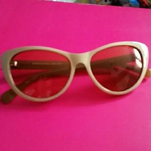 BCBG cateye sunnies