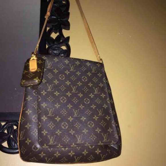 Louis Vuitton Handbags - Louis Vuitton Musette and case!