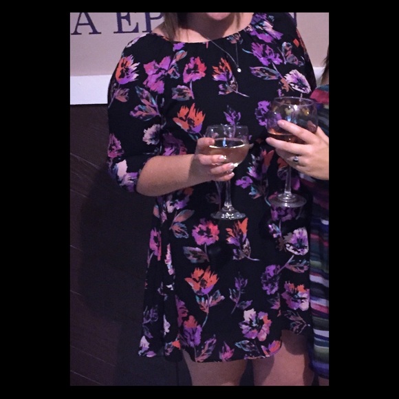 Dress - Picture 1 of 4