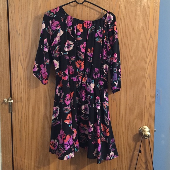 Dress - Picture 3 of 4