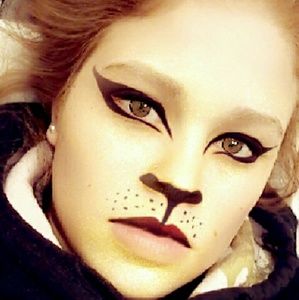 Meet your Posher, Alicia