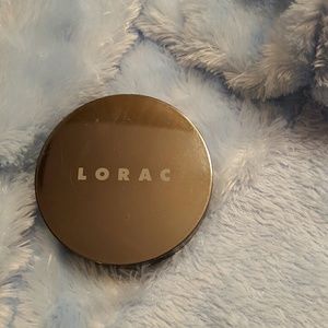 LORAC Baked perfecting powder/light
