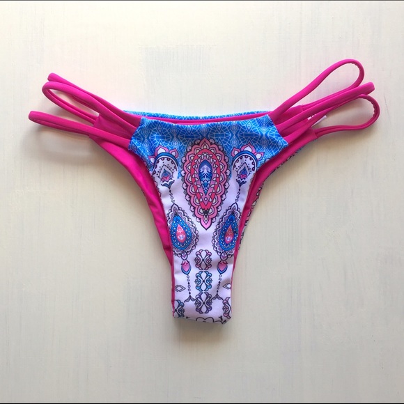SALE! S BOTTOMS Reversible Cheeky Brazilian Bikini - Picture 2 of 4