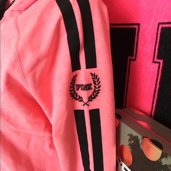🆕VS PINK high low full zip hoodie - Picture 3 of 3