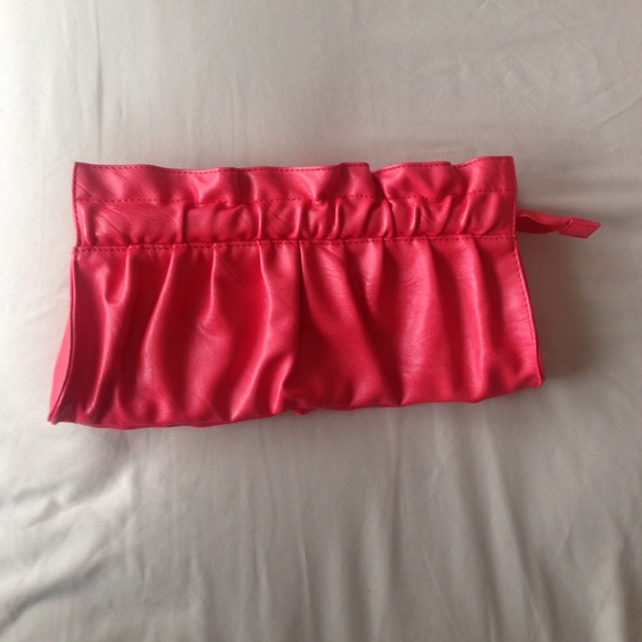 Coral Express Clutch - Picture 2 of 4