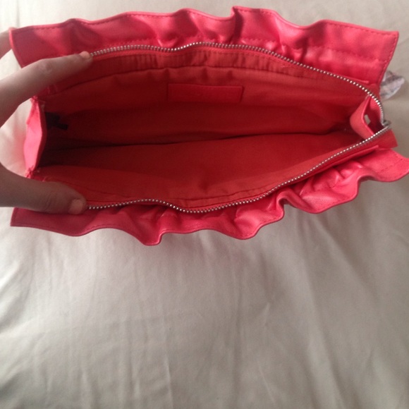 Coral Express Clutch - Picture 3 of 4