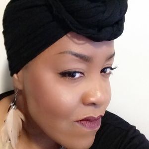 Meet your Posher, Dorciah