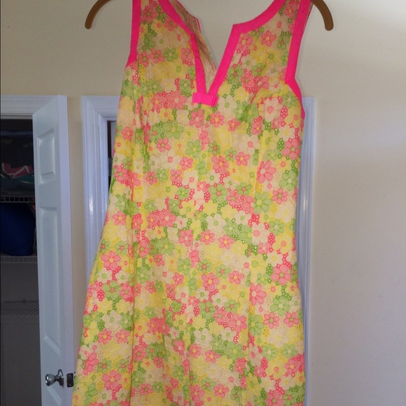 Lilly Pulitzer flowered dress size 4 - Picture 2 of 4