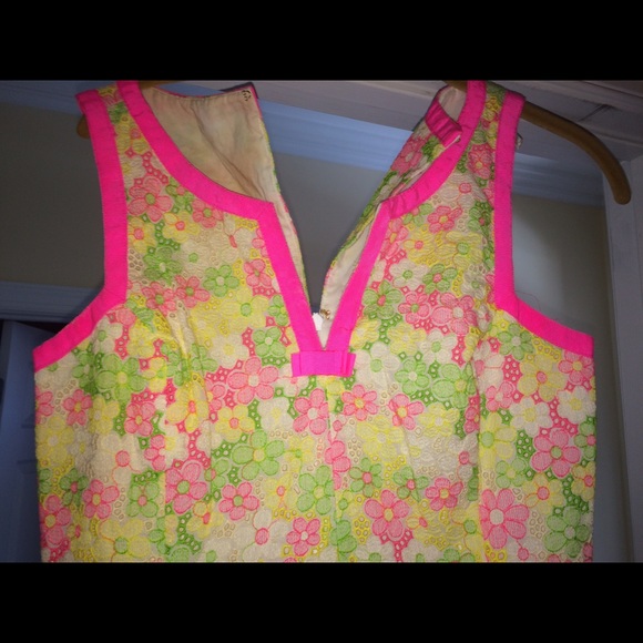 Lilly Pulitzer flowered dress size 4 - Picture 3 of 4