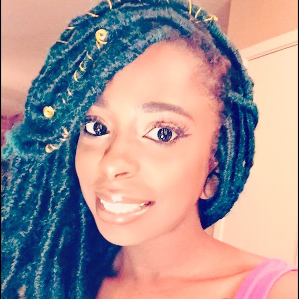 Meet your Posher, Candace