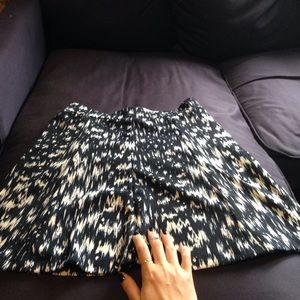 Black printed skirt