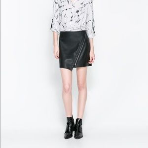 Zara leather zipper skirt