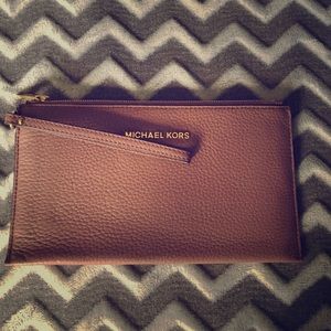 Michael Kors Bedford wristlet
