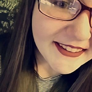 Meet your Posher, Leanne