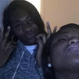 Meet your Posher, Leonasia