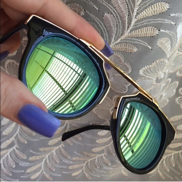 😎Green Mirror Lens Gold Trim Sunglasses - Picture 2 of 4