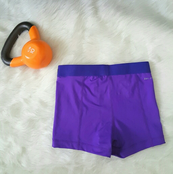 NWOT Nike Pro 3" compression shorts - Picture 2 of 4