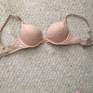 Victoria secret bombshell bra. 32 C