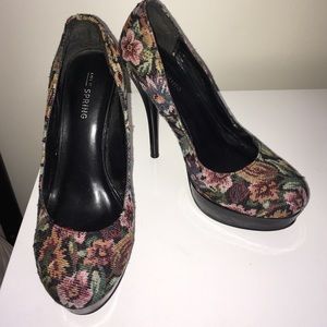 Call it Spring floral heels