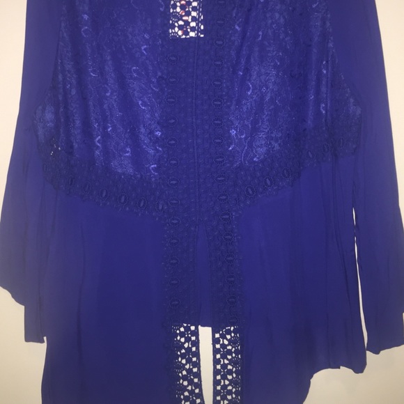 Blue Top with Back Design - Picture 3 of 4