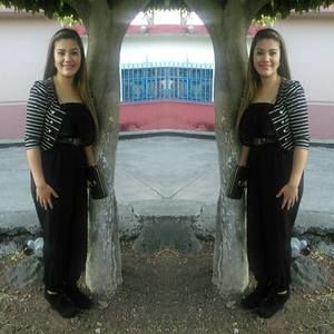 Meet your Posher, Casandra