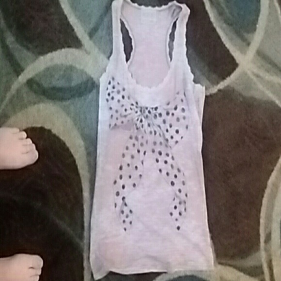 Loose fit sleeveless tank top