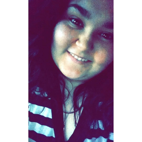 Meet your Posher, Ariell - Picture 1 of 1