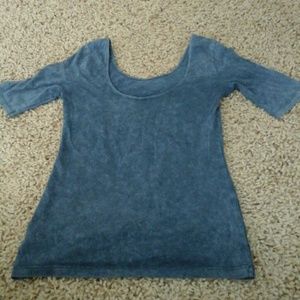 Off the shoulder mid length sleeve tee