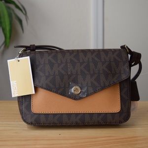 SOLD❌Michael Kors Greenwich