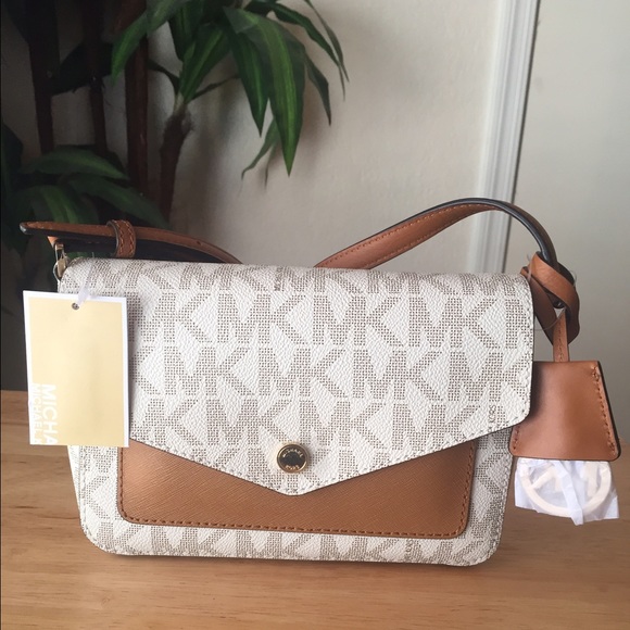SOLD❌Michael Kors Greenwich SM crossbody