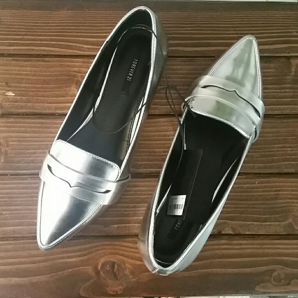 Pointed Faux Leather Toe Loafers