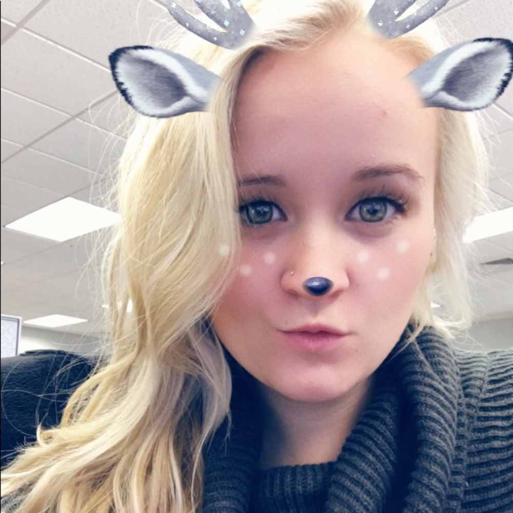 Meet your Posher, Danielle