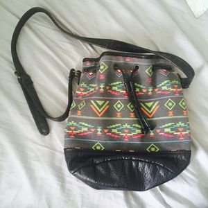 Bucket bag