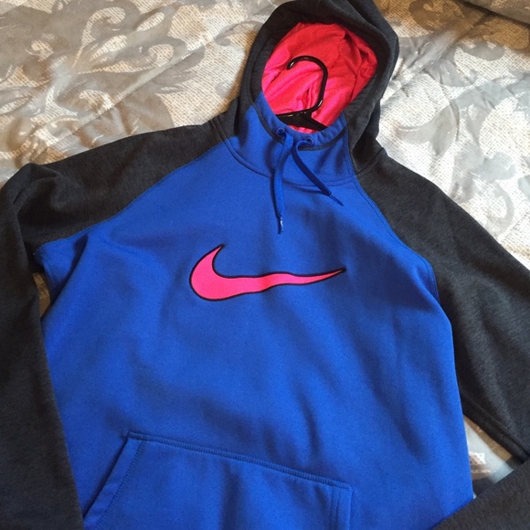Woman's large Nike sweater NWOT