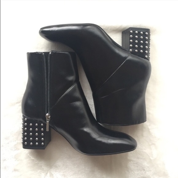 Zara Shoes - 1x HP🎉Gorgeous Studded Zara Booties