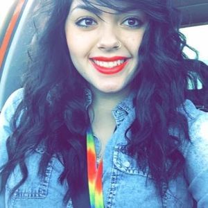 Meet your Posher, Crystal