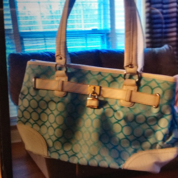 Purses - Picture 4 of 4