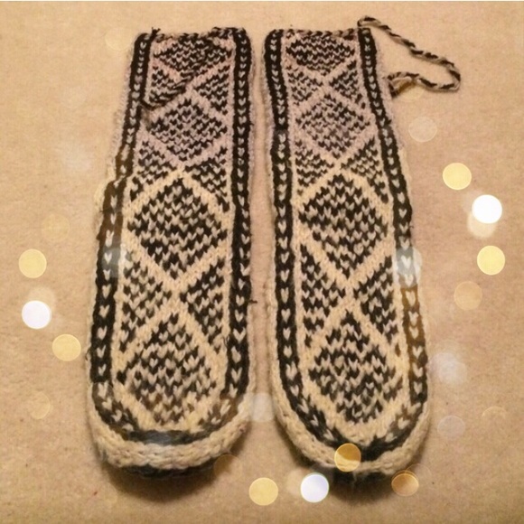 Shoes - NWOT*Mucklucks, Size Large (9.5-11)