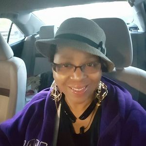 Meet your Posher, Lady