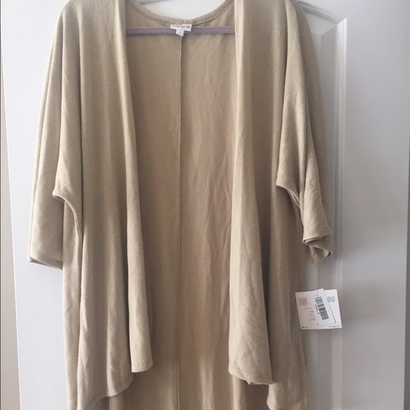 NWT - LuLaRoe Lindsay - size medium