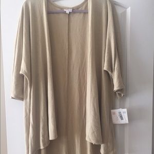 NWT - LuLaRoe Lindsay - size medium
