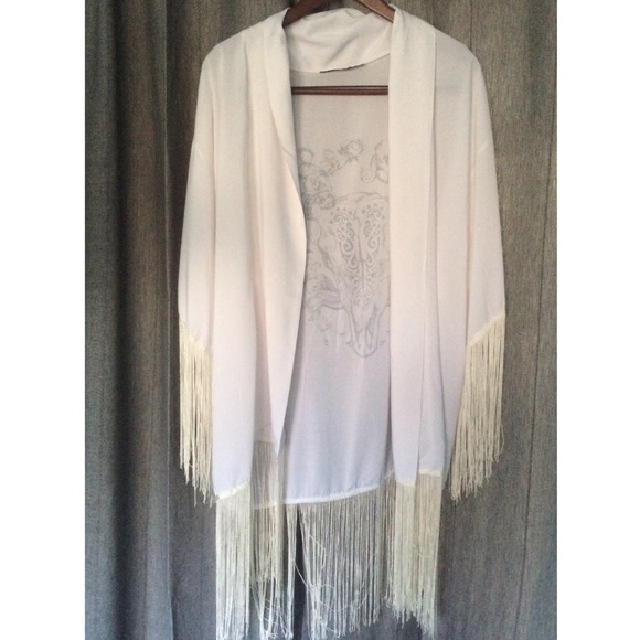 White fringe bull skull kimono - Picture 2 of 4