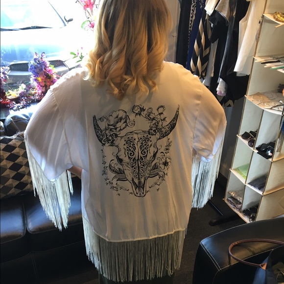 White fringe bull skull kimono - Picture 4 of 4