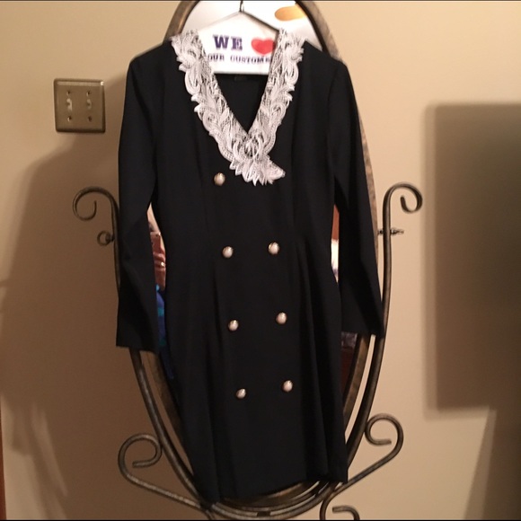 Vintage dress with lace collar and pearl buttons