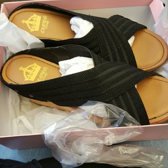 Crown vintage black fabric sandal