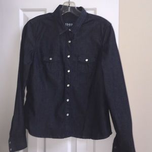 GAP dark rinse denim shirt size Medium